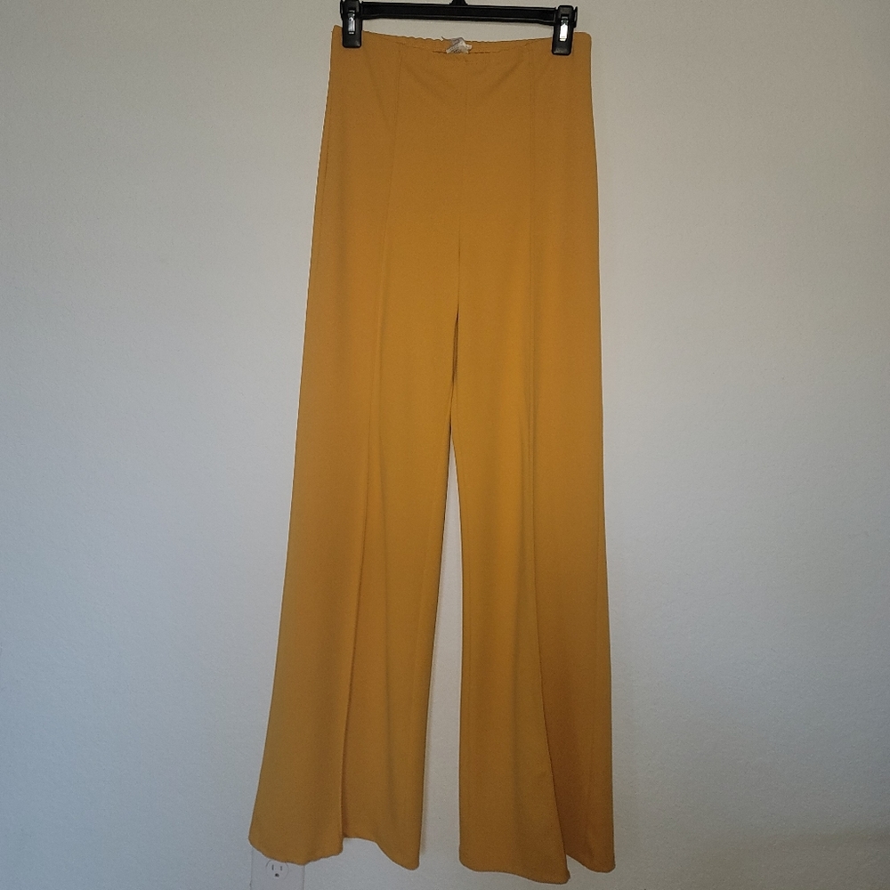 beautiful wide-leg yellow 💛 slacks